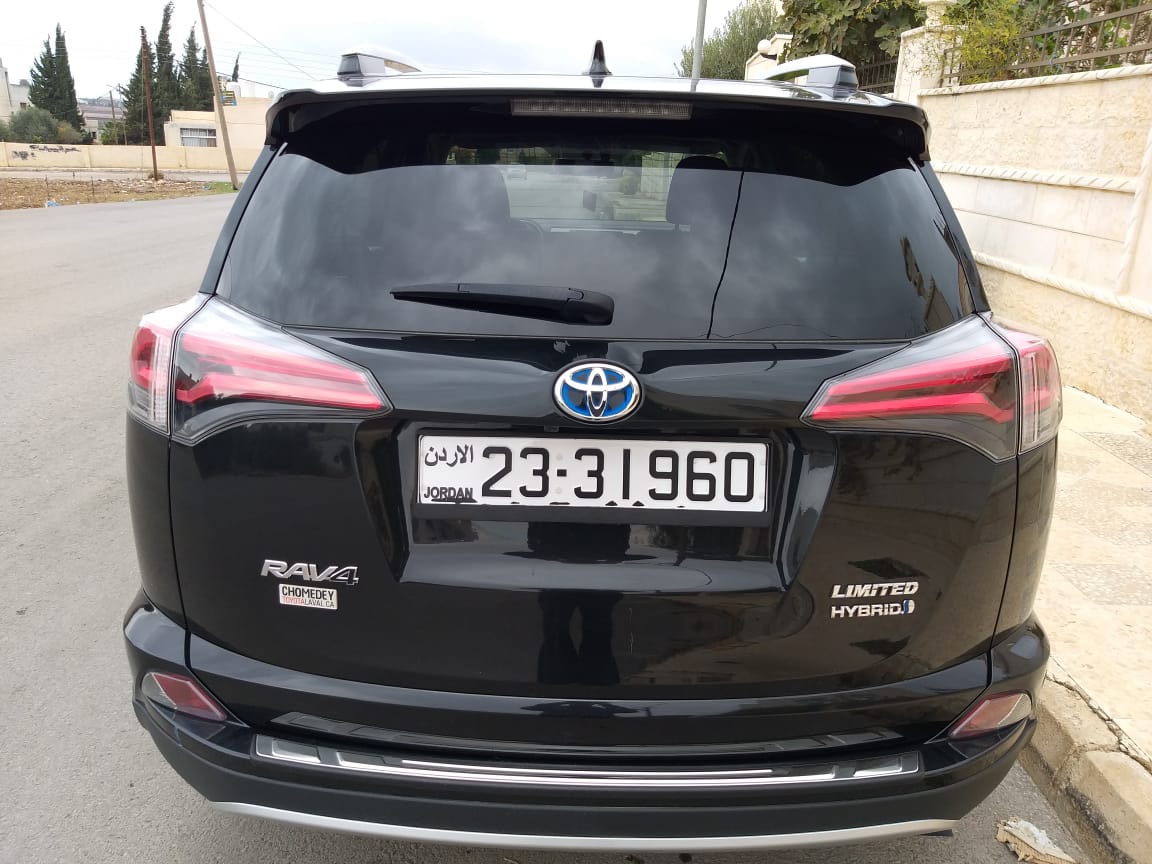 I want to sell my neatly used 2017 Toyota RAV4 XLE, in good and perfect shape for $15,000 USD. Kindly contact me by email if interested. God Bless You. Email : -  تويوتا راف فور فل كامل...
