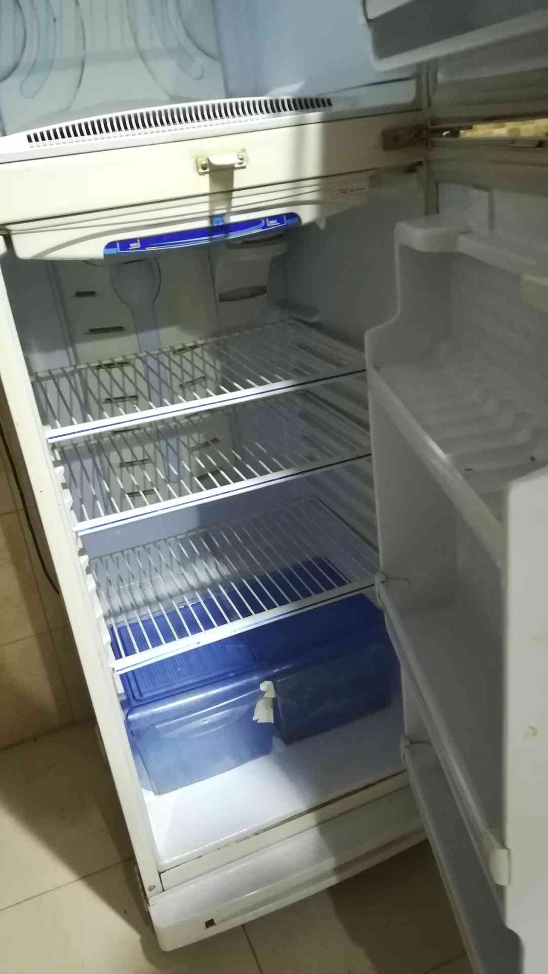 lg latest model fridge with 2doors side by side with water dispenser-  ثلاجة مستعملة للبيع لا...