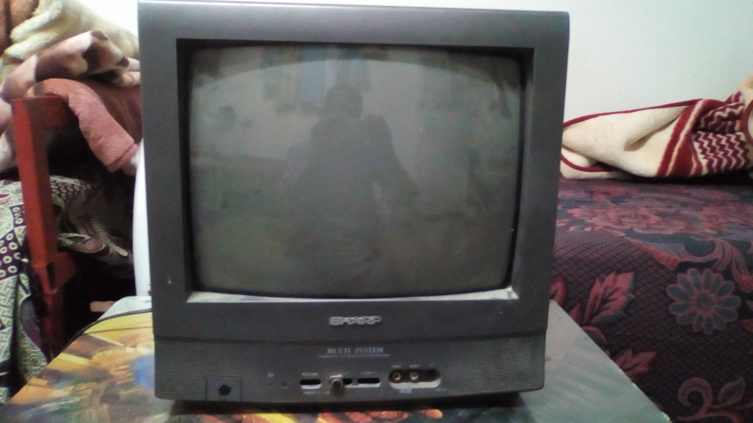 تلفزيون سامسونج 40 بوصه / Samsung 40 inch TV-  sharp tv for sale لا تنسَ...