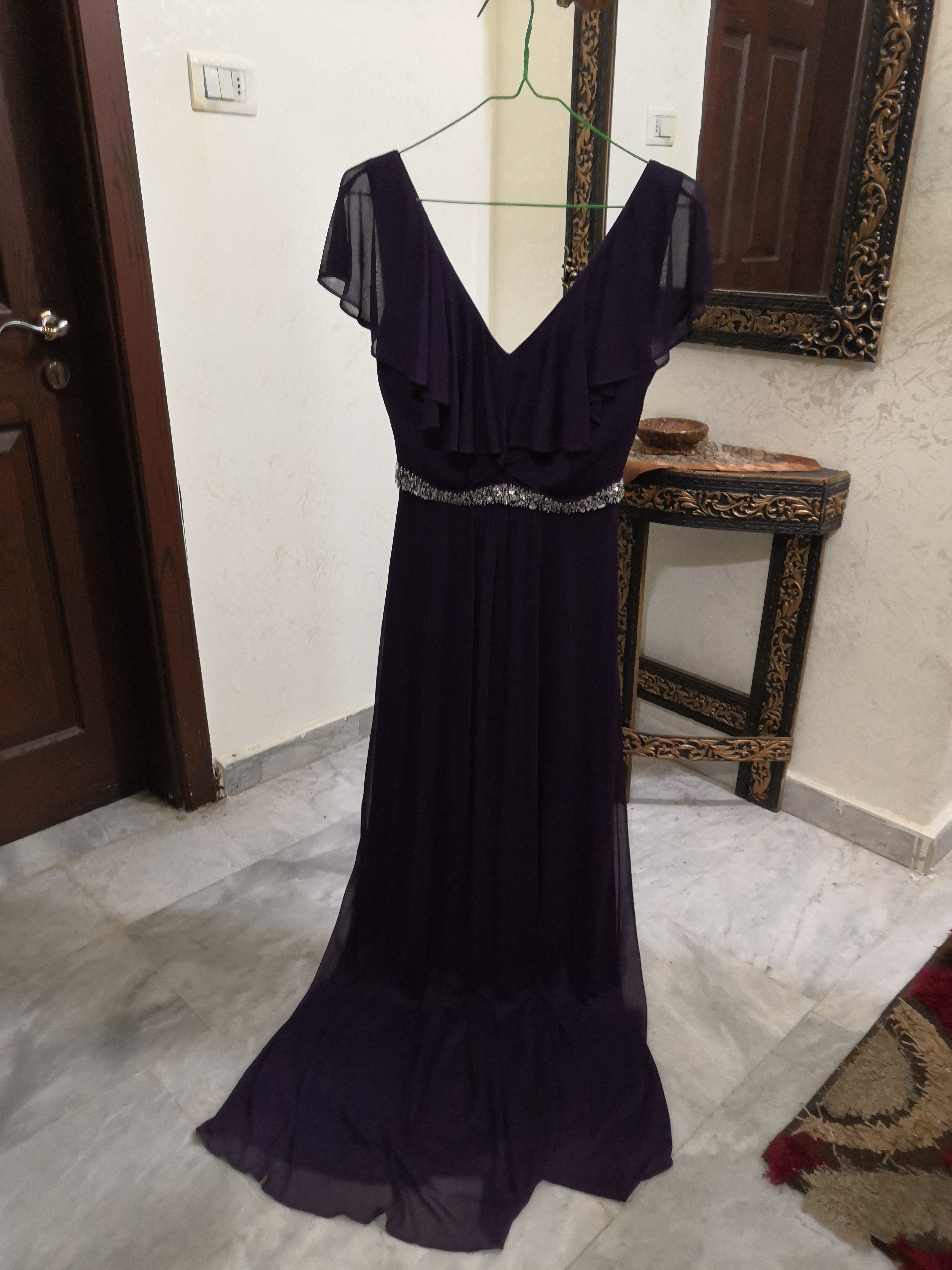 احذية راااقية ..للبيع-  فساتين سهرة للبيع بأسعار...