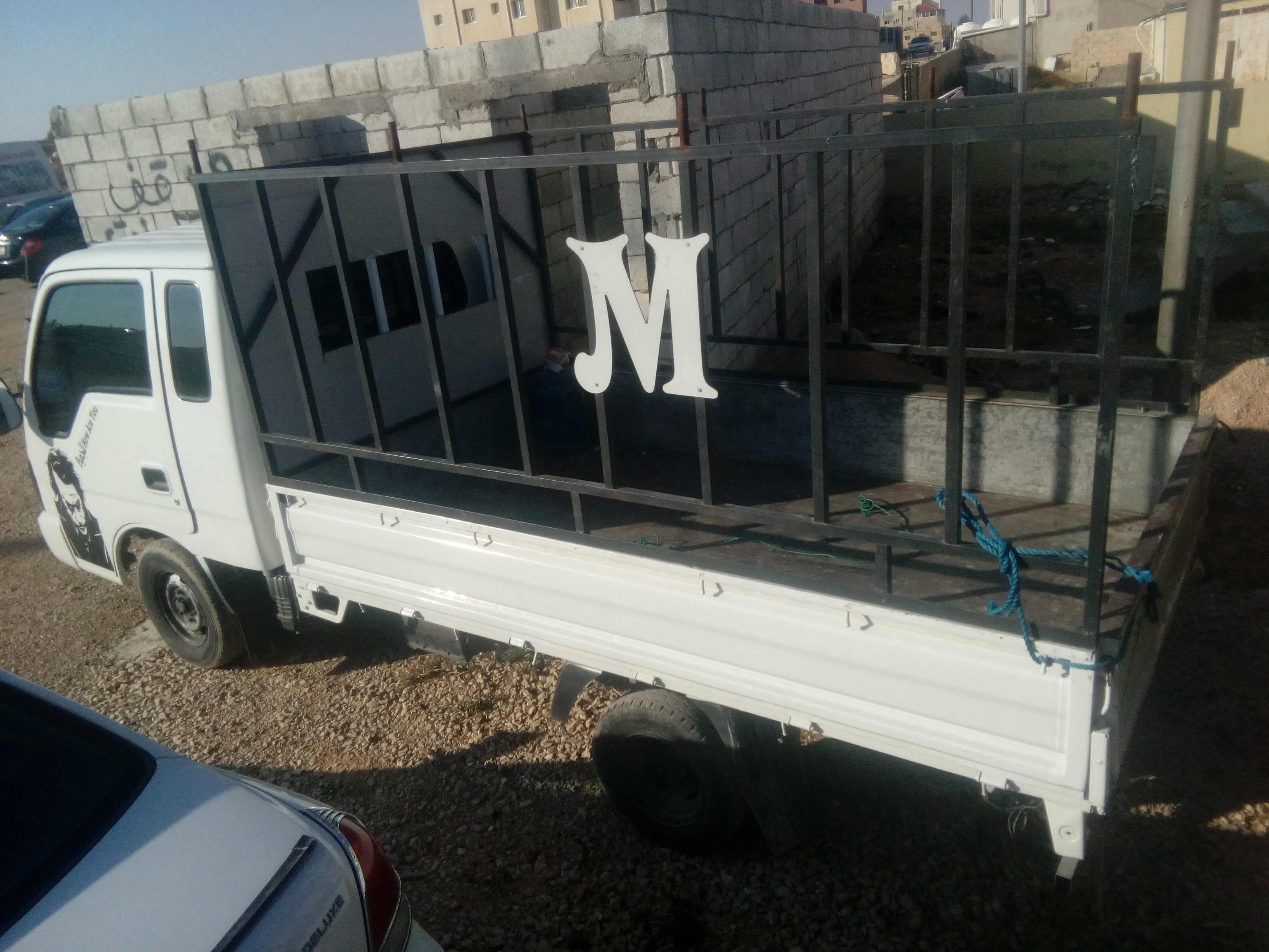 I am advertising my 2015 Mercedes Benz G63 AMG for sale, the car is in good and excellent condition, low mileage, perfect tires, accident-free and no any mechan-  بكم بنجو فحص كامل دفعة...
