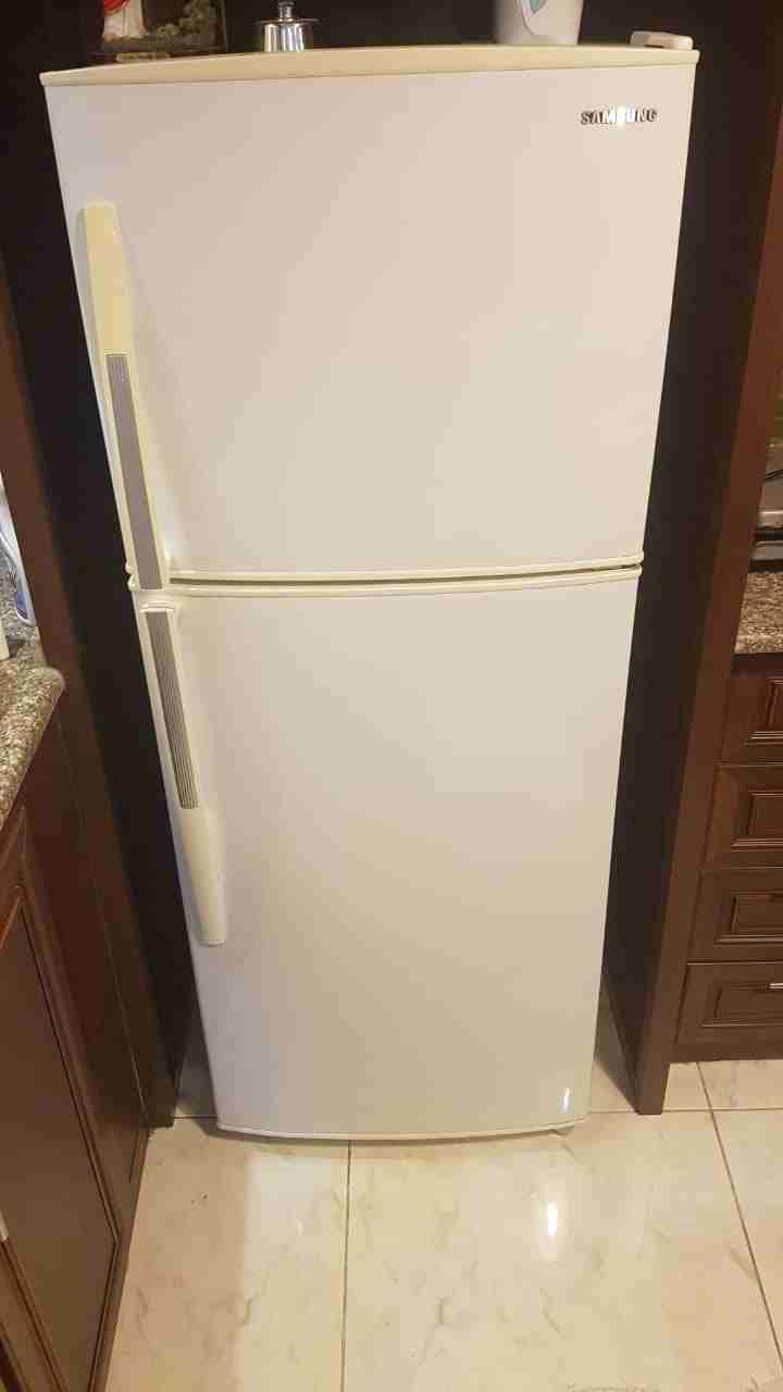 Hitachi latest model fridge with 2 doors up and down-  ثلاجه سامسونج شبه جديده...