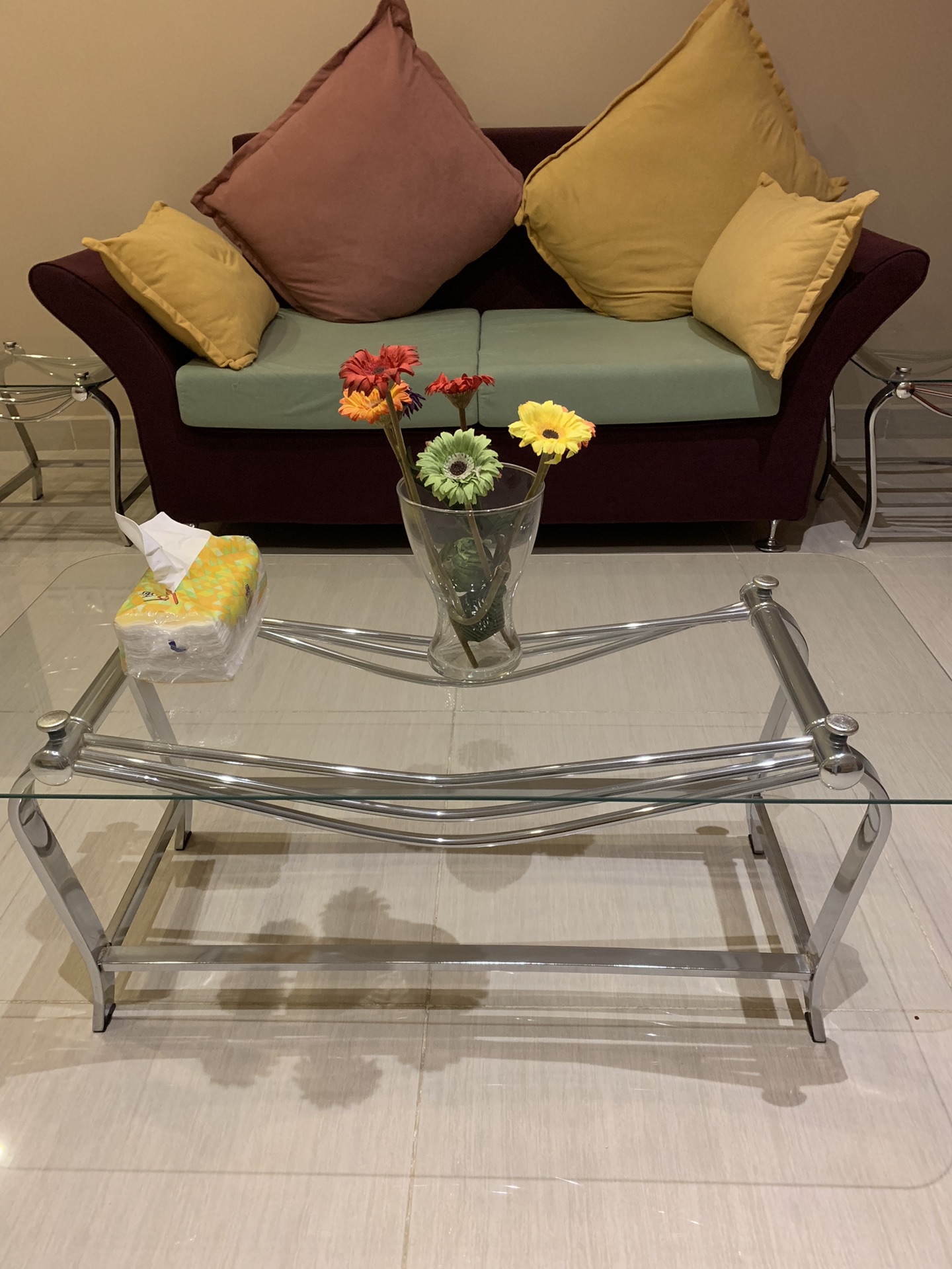Furniture buyer in Dubai-  سعر الكنب مع الطاولات...