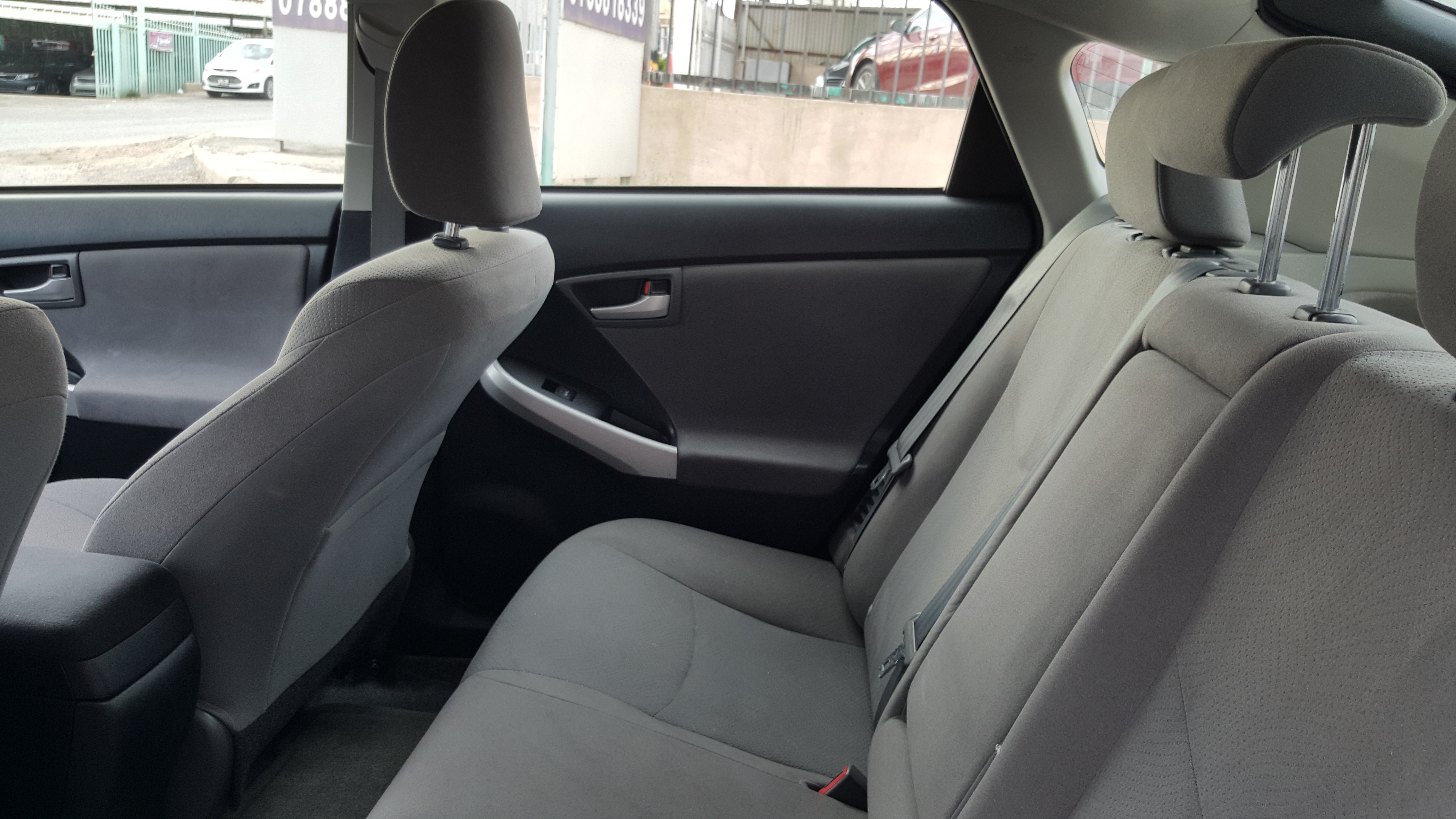 2016 Nissan patrol le platinum in good shape, clean and it is rarely used for some months, it runs on low kilometers, perfect tires, Gcc spec and it is in good -  تويوتا بريوس 2014 للبيع...
