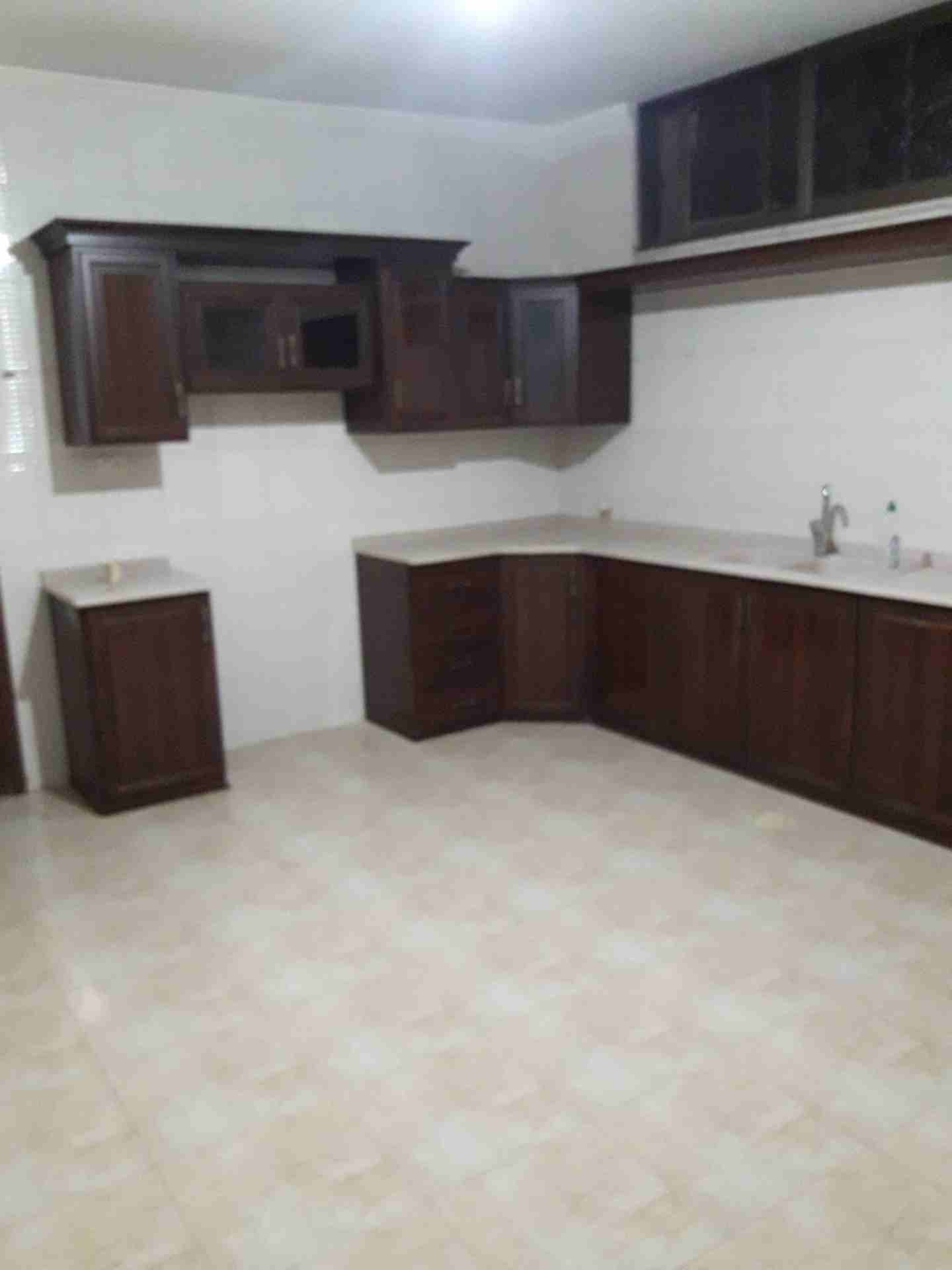 Newly Furnished! Monthly Payments! Downtown Living!-  3 نوم شقة ارضية فارغة...