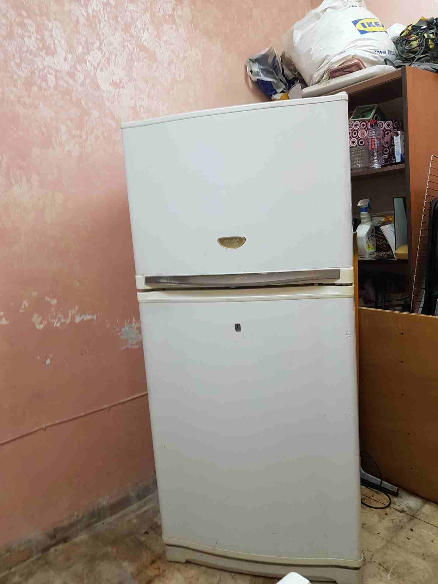 lg latest model fridge with 2doors side by side with water dispenser-  شارب 22قدم تبريد هوا بخار...