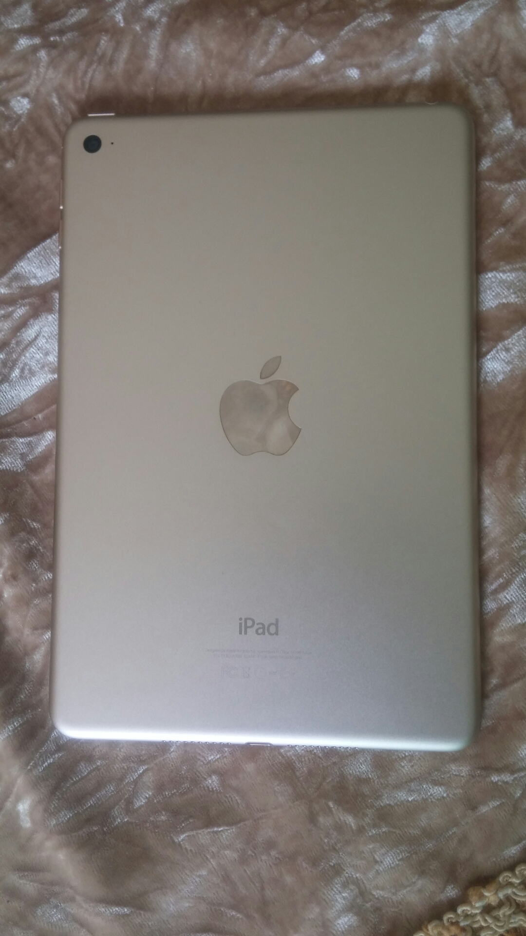 ipad mini 4 128 GB                                            


	 				لا تنسَ أنك شاهدت هذا الإعلان في عنكبوت            
	 				
                                ايباد ميني 4   128 جيجا لون ذهبي م...