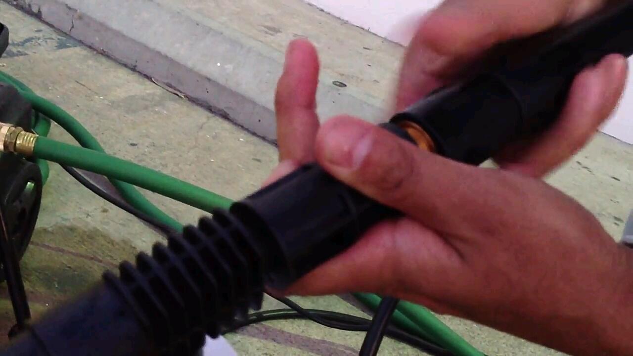 طلمبة غسيل السيارات 1800 واط  130بار                                            


	 				لا تنسَ أنك شاهدت هذا الإعلان في عنكبوت            
	 				
                                كمبريسة تنظيف ال...