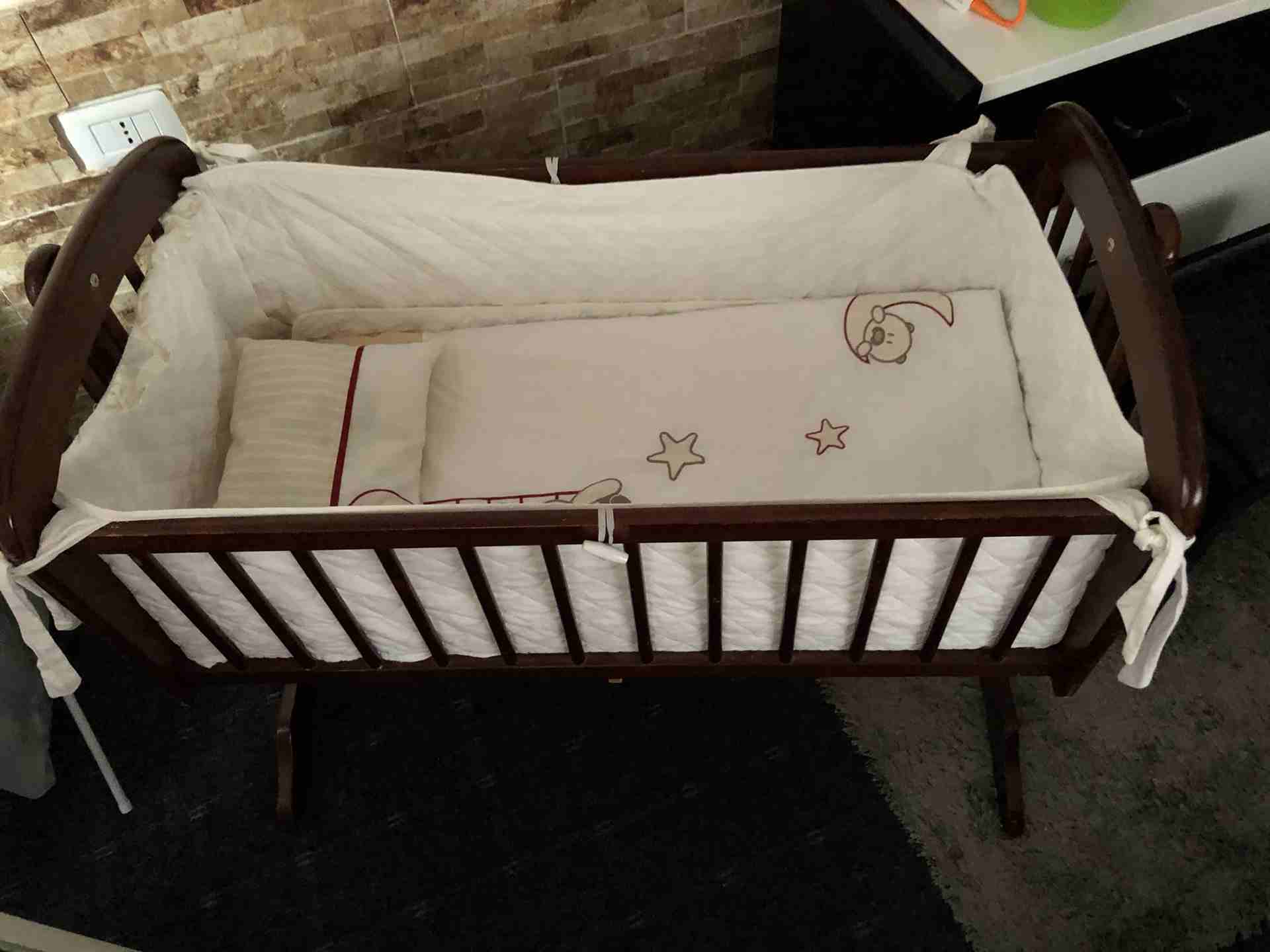 سرير اطفال وكرسي اطفال-  سرير بيبي للبيع ماركة...