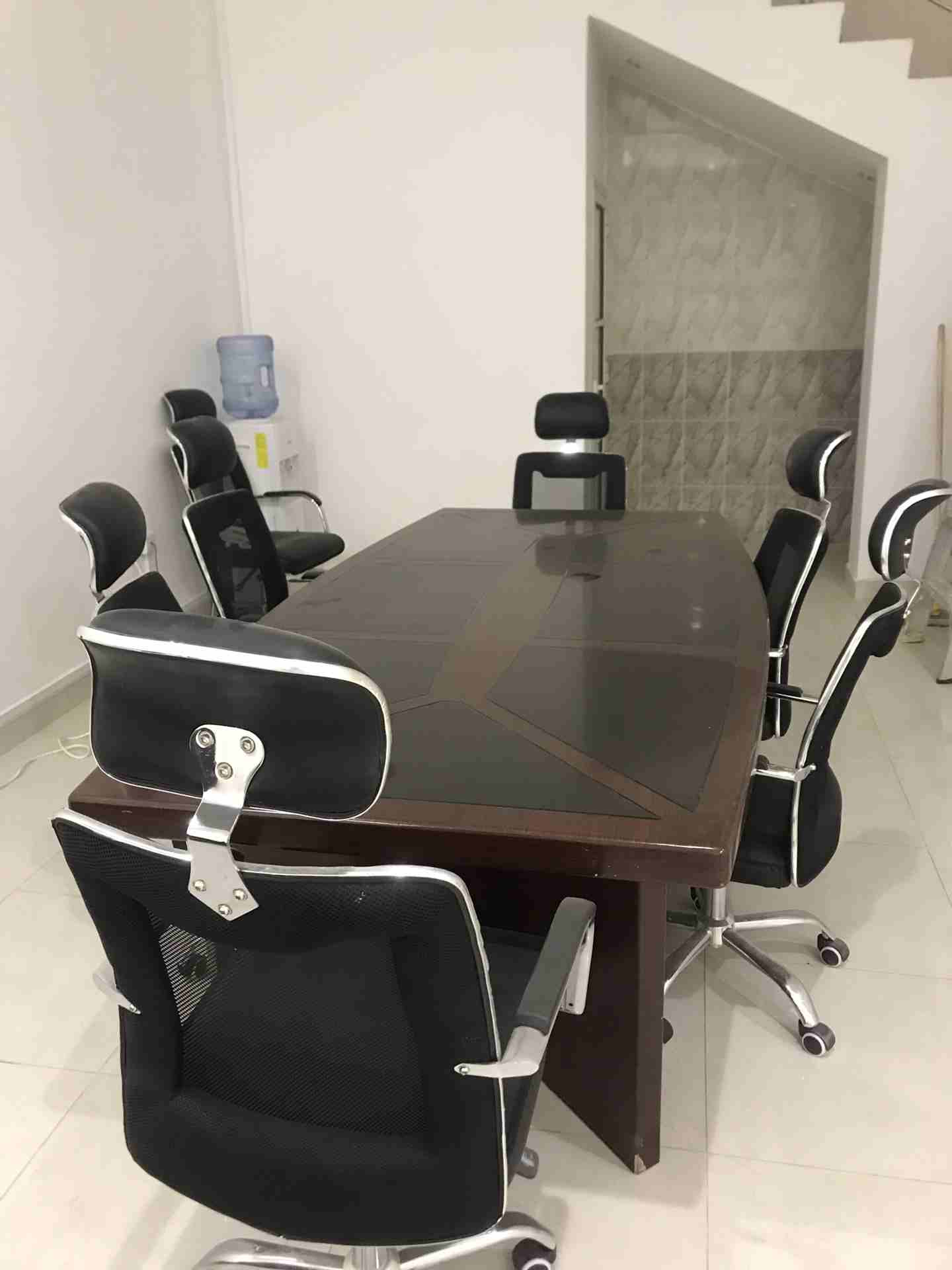 Furniture buyer in Dubai-  مكاتب للبيع اثاث مكتبي لا...