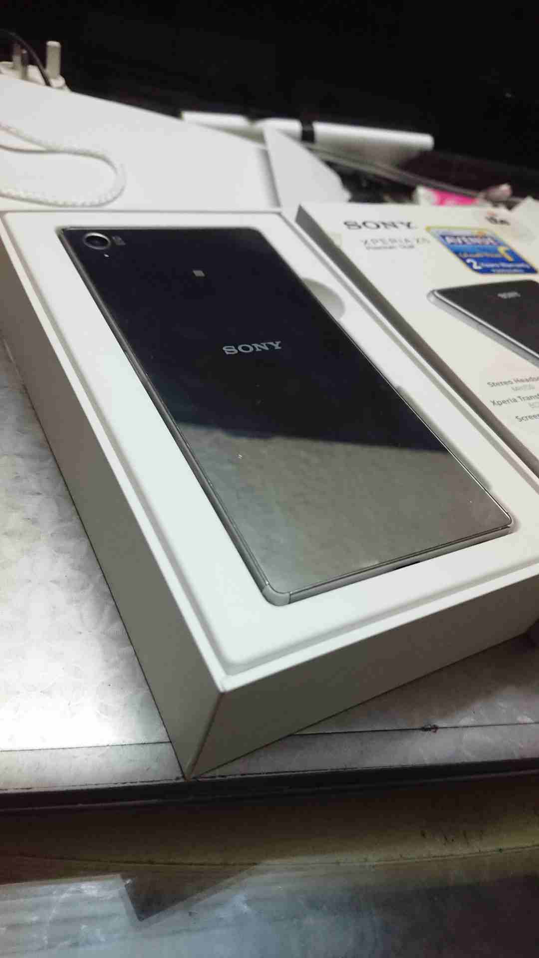 Samsung Galaxy S10 plus ( DOT )-  جوال سوني Z5 premium لا...