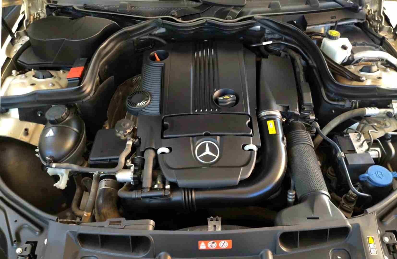 للبيع سيارة شيفروليه امبالا وارد أمريكى اوراق جمارك بحالة جيدة جدا-  SAR 60000 / Mercedes Benz...
