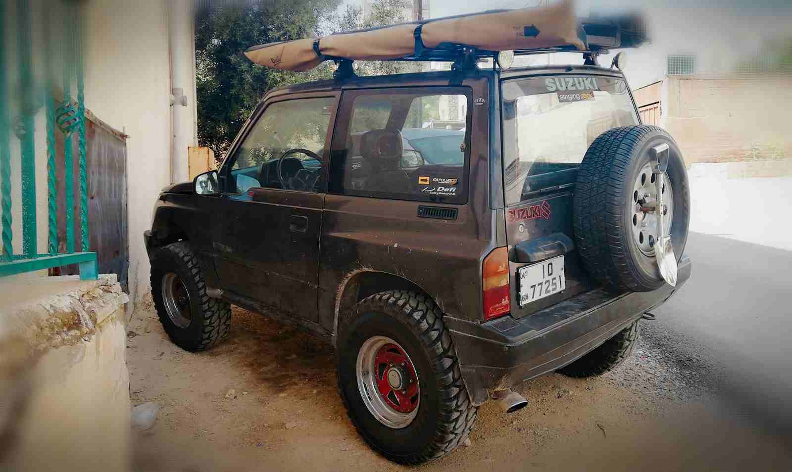 تويوتا افالون 3.5L Limited Premium 2010 مستعملة-  سوزوكي 1994 فورويل معدله...