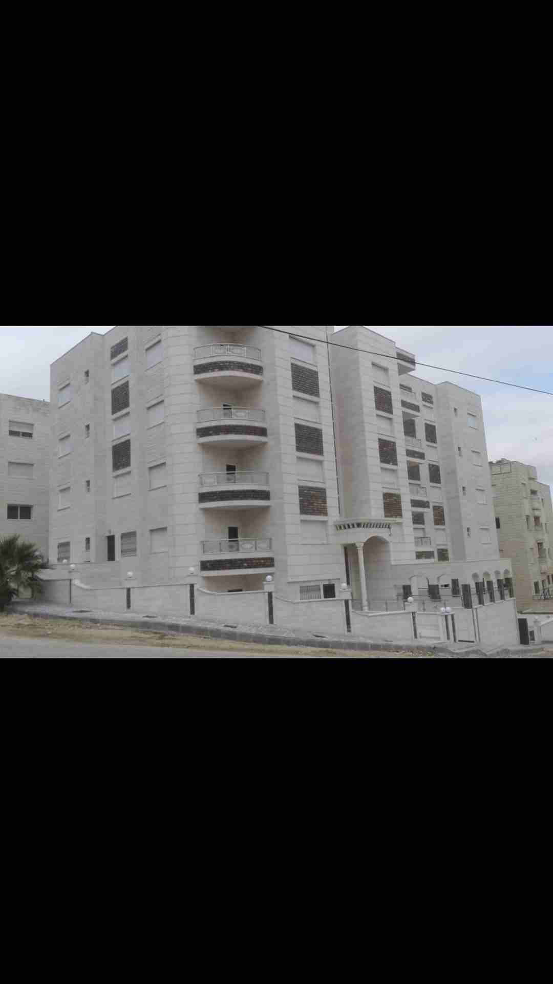 MONTHLY Fully Furnished Studio In Building Including Elect. Water & Wifi In Hamdan Street Near Al Hosn 4500-  شقق فارغة بمساحات مختلفة...