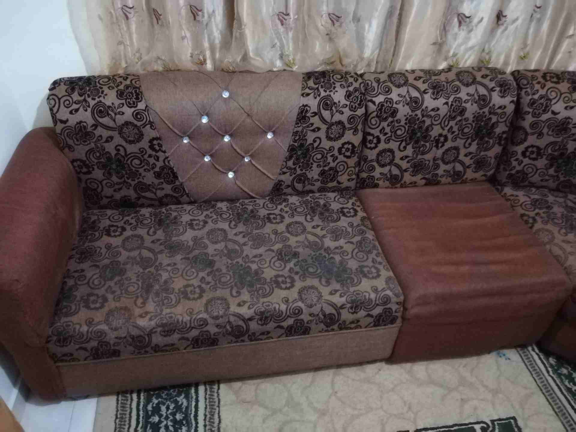 Furniture buyer in Dubai-  كنب كورنر العنوان عمان...