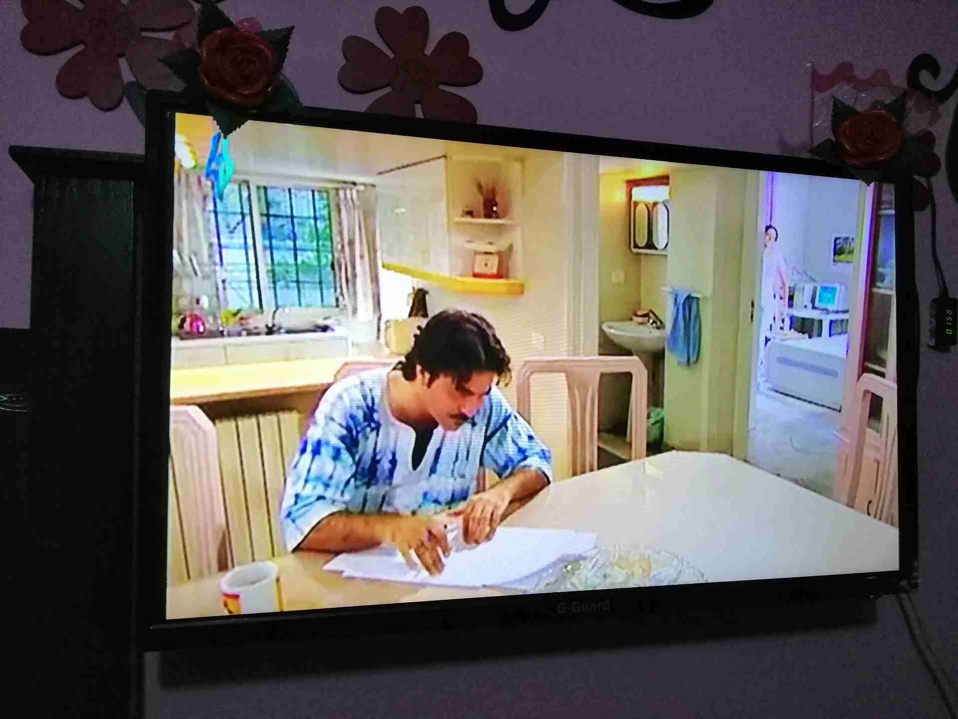 تلفزيون سامسونج 40 بوصه / Samsung 40 inch TV-  شاشة 32 لا تنسَ أنك شاهدت...