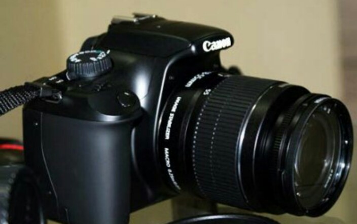 كاميرا للبيع.  Canon 1100D                                            


	 				لا تنسَ أنك شاهدت هذا الإعلان في عنكبوت            
	 				
                                يوجد مع الكاميرا عدستين
7...