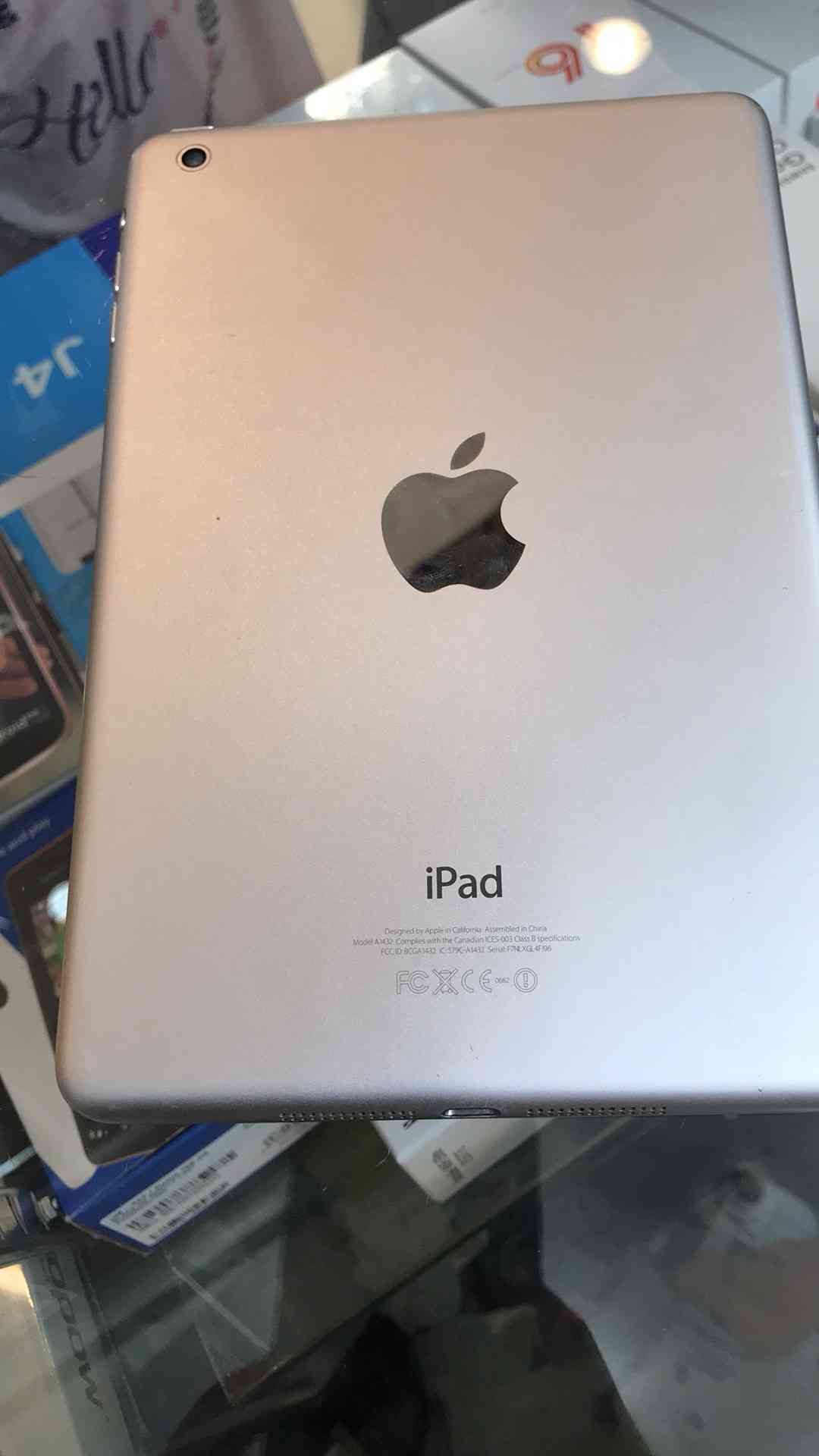 apple Original Ipad 4 cellular-  ايباد مني للبيع لا تنسَ...