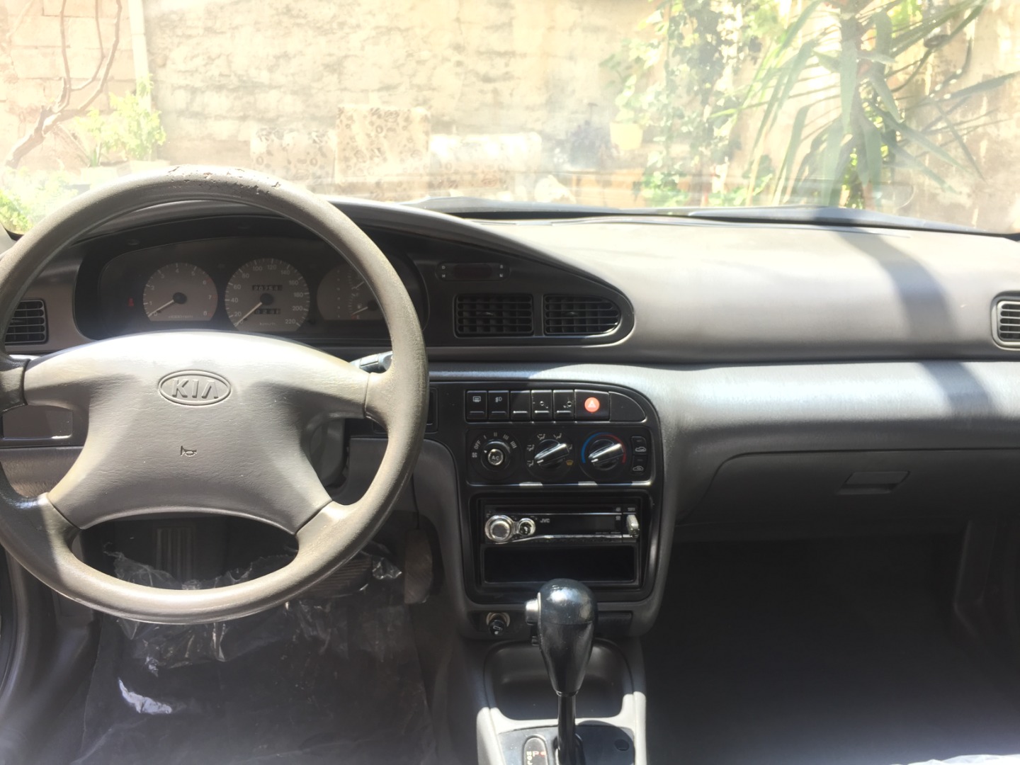 I am advertising my 2016 TOYOTA LAND CRUISER for sale at the rate of $15000 because i relocated to another country, the car is in good and excellent condition, -  كيا سيفيا 96 للبيع جير...