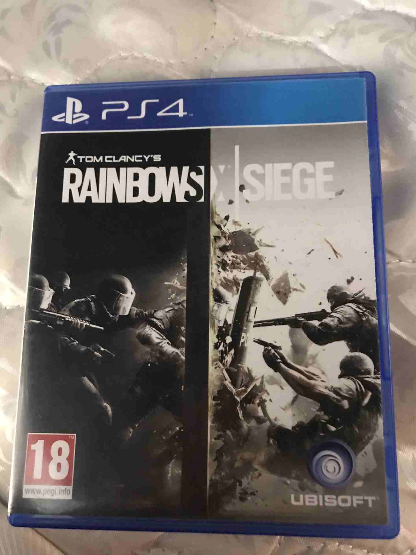 CD RAINBOW SIX SIEGE
لا تنسَ أنك شاهدت هذا الإعلان في عنكبوت
CD RAINBOW SIX SIEGE للبيع بحاله ممت...