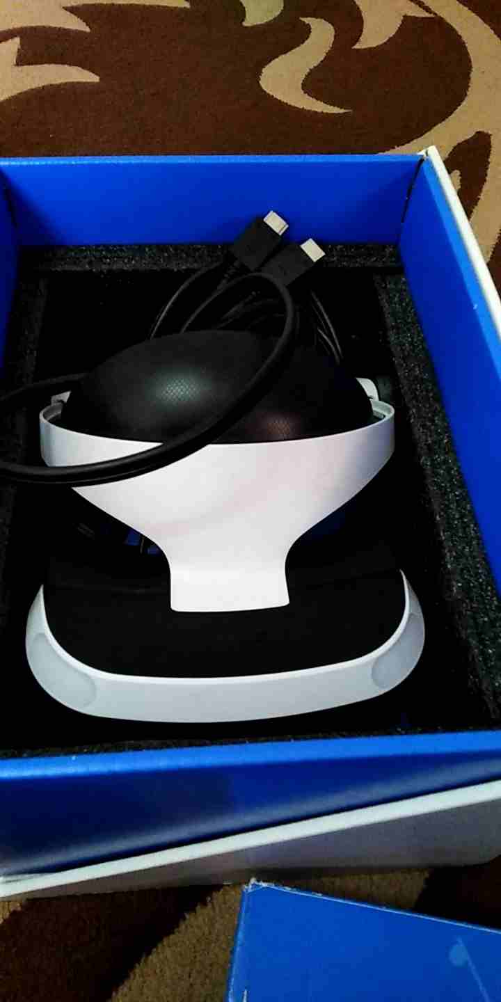 Sony Xz2 سوني xz2 مستعمل بحالة جديد-  نظاره VR بحاله ممتازه...