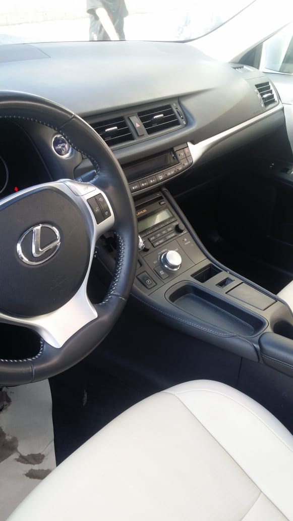 I am selling my neatly used 2017 Lexus lx 570, no accident and full option, expertly used, Gulf specification, The car is very efficient with low mileage. Inter-  لكزس سي تي 2013 حرة جديد...