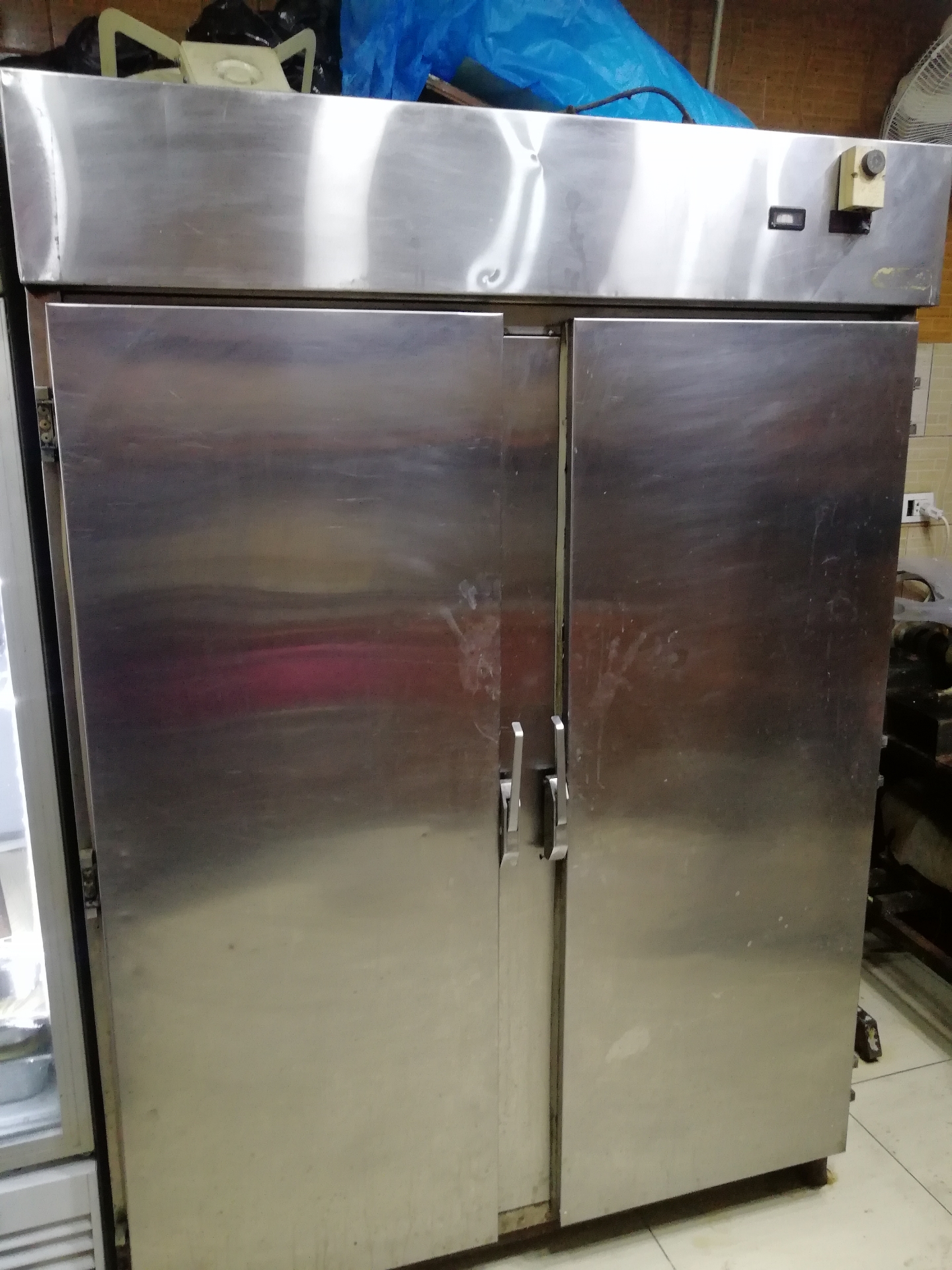 Hitachi latest model fridge with 2 doors up and down-  ثلاجه مطاعم للبيع لا تنسَ...