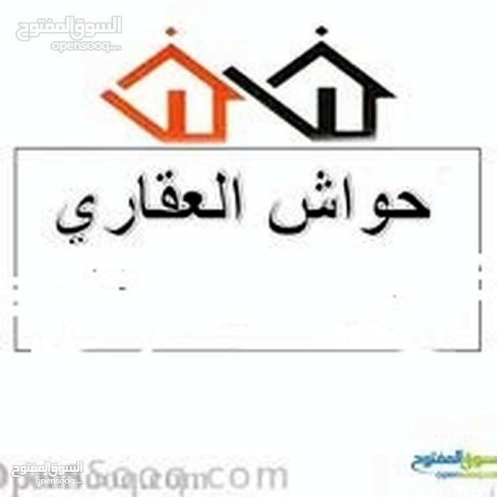 استوديو على كورنيش عجمان-  شقه فارغه للايجار البنيات...