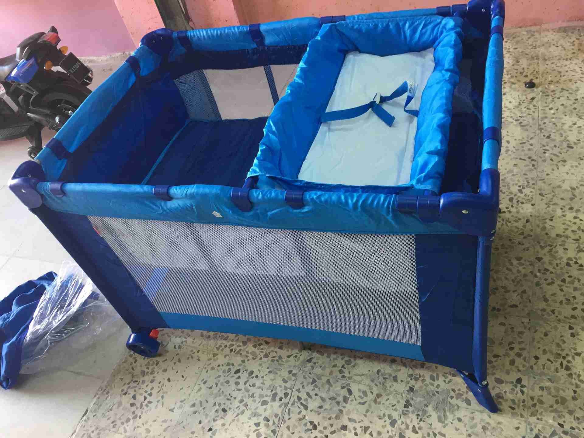 تخت بيبي امريكي متحرك مع عجلات مع فرشه غيار للفوط باقل الاسعار يوجد خدمه توصيل 0796316653                                            


	 				لا تنسَ أنك شاهدت هذا الإعلان في عنكبوت...