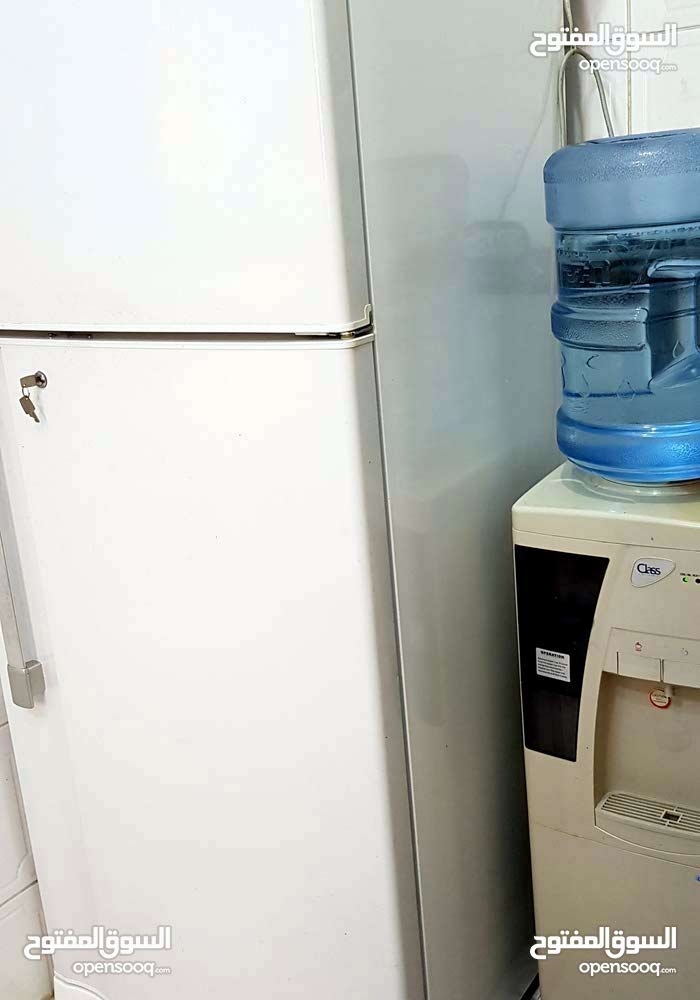 Bosch latest model fridge with bottom freezer-  ثلاجة نوع هيتاشي مقاس...