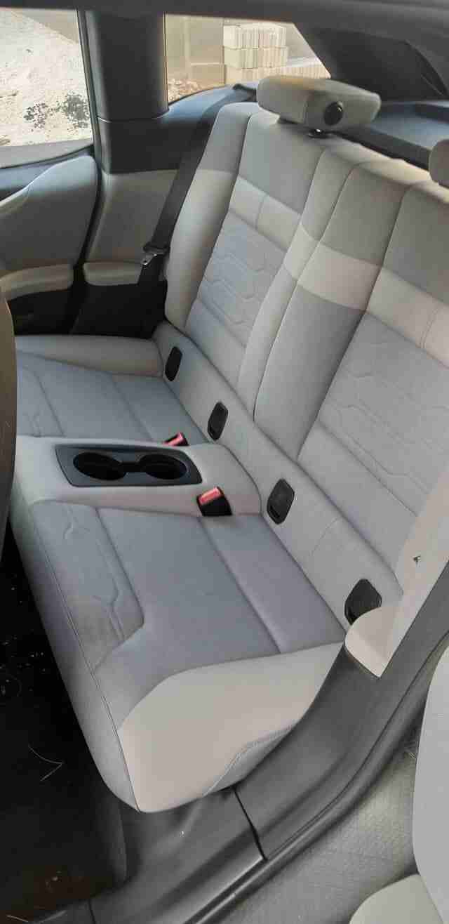 نيسان سنترا 1.6L S 2014 مستعملة-  BMW i3 CLEAN TITLE 2014...