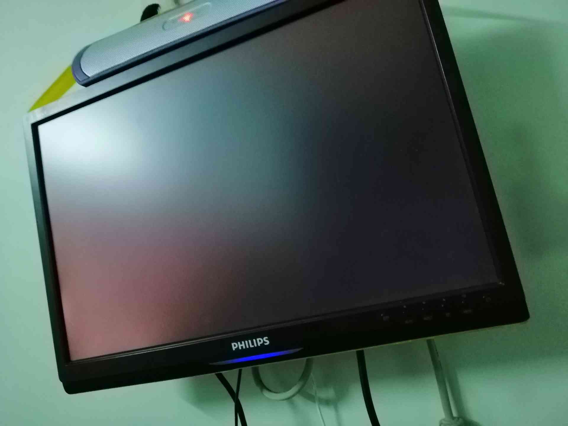 تلفزيون سامسونج 40 بوصه / Samsung 40 inch TV-  19 انس شاشة كمبيوتر لا...