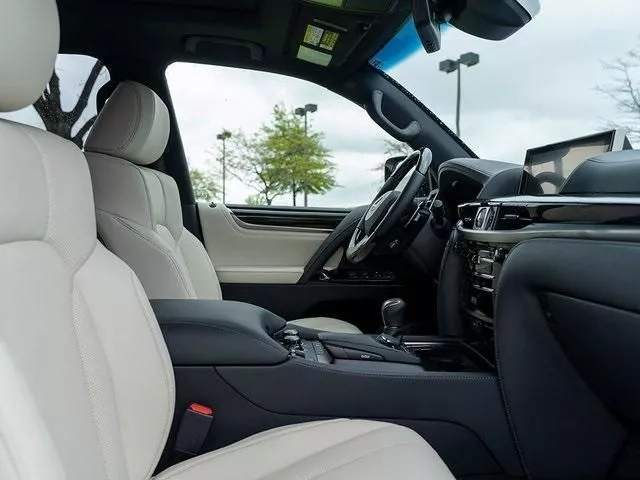 كيا سول 2015 مستعملة-  2020 model Lexus Lx 570...