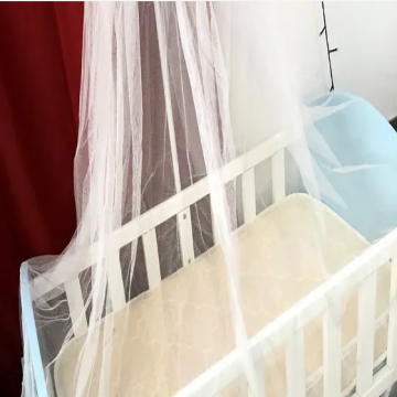 سرير اطفال بحاله ممتازه استخدام اقل من شهر- - سرير أطفال
مع جرار ارضي وناموسيه

