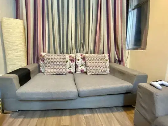 سرير قياس كينغ + طاولتين جانبيتن +تسريحة + كرسي تسريحة للبيع-  Sofa Set from Safat HOME...