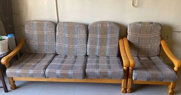 Sofa wood

6 seats &ldquo; Three Seats, Two seats and one single seat