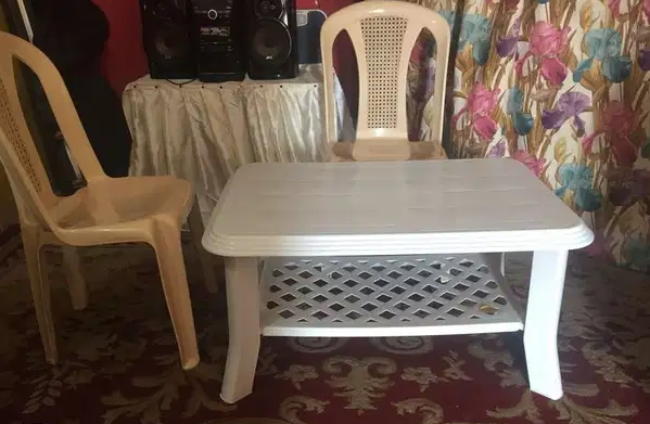 Centre table & two chairs for sale only kd 10
Very strong & rarely used centre table & two chairs for sale
Price : kd 10
Please contact:97607428