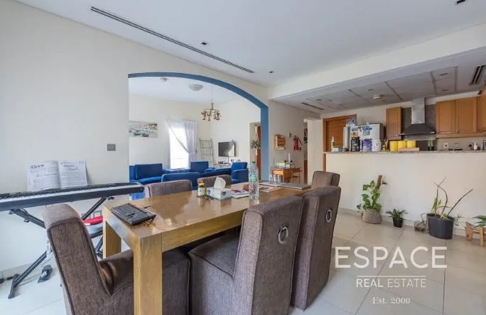 فلل-و-قصور-للبيعEspace Real Estate presents this 2-bedroom Villa in a quiet...