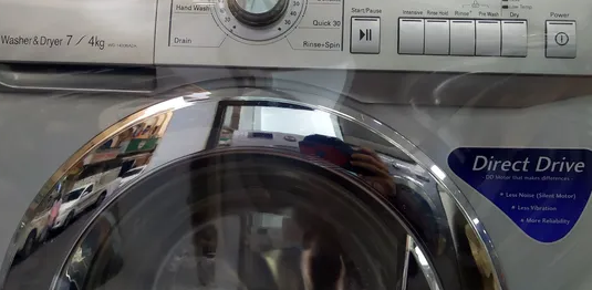 LG Direct Drive 7/4 washing machine silver colour

المدينة : أبو ظبي
الحي: منطقة خلف شارع الكورنيش
النوع: غسالات
الماركة: ال جي
الحالة: مستعمل
السعر: 999درهم