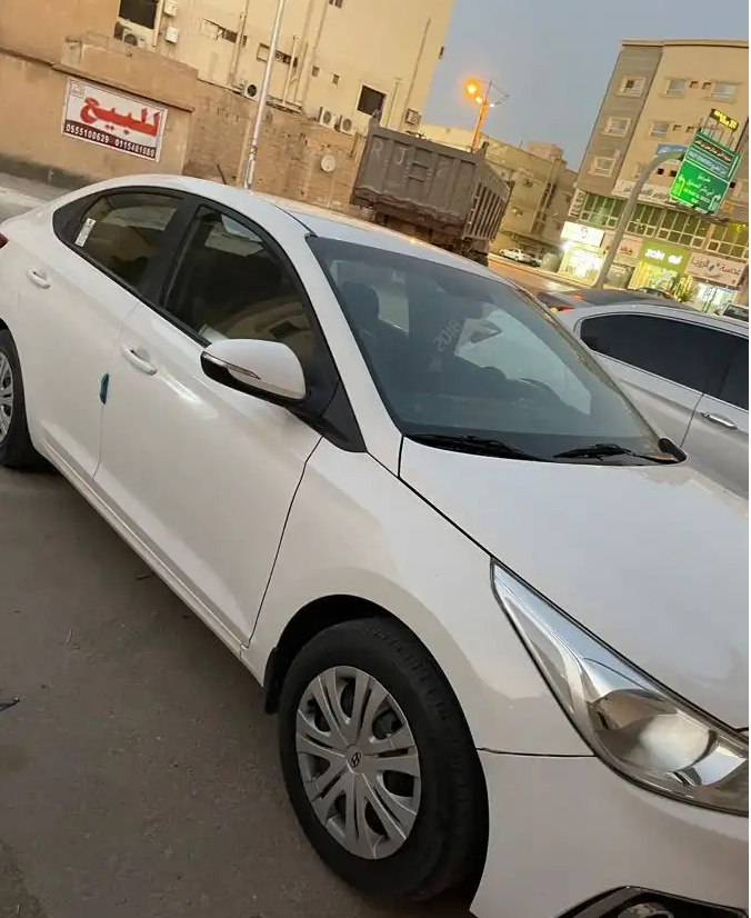Toyota camry for sale-  السيارة: هونداي   اكسنت...