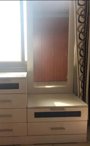 Dressing table