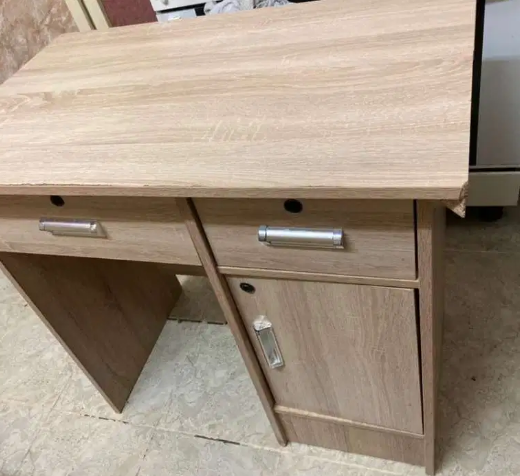 Computer table for sale