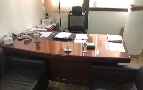 Office Furniture For Sale Urgent within 2 days

Office furniture(used) with good condition is for sale urgent
office Desk table - 15 pcs
cabinet(almari/ khajana)- 15 pcs
sofas with chairs - 2 pcs