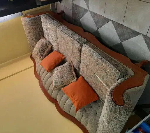 Sofa set
ق