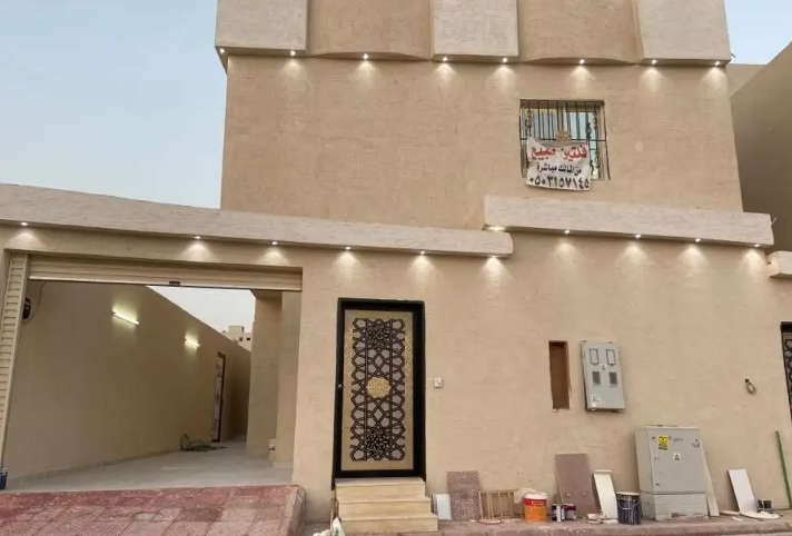 فيلا للبيع بحي الجنادرية مخطط المعالي
للبيع فيلا بحي الجنادرية مخطط المعالي ، المساحة : 286 ، زاوية ، تفتح على مرفق حكومي ، الفيلا تتكون من دور ارضي ، درج داخلي ، 5 غرف نوم ، مع 3 دورات مياه ، الدور ا...