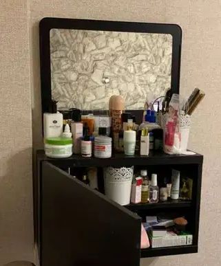 Dressing Set with Mirror