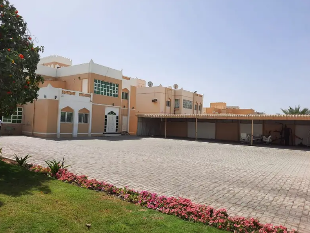 6 BEDROOM CORNER VILLA FOR SALE AL GARAYEN
Villa corner for sale in Al  Garayen

Area: 16,000 sqft 


Two story villa 

First floor:

 2 bedroom 
Kitchen 
Maid room
Outdoor kitchen


Second floor:

4...