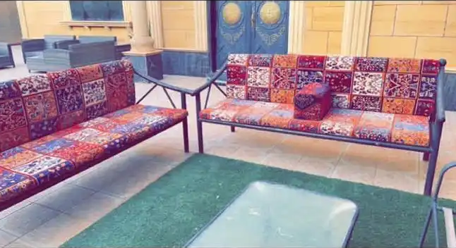 للبيع كراسي كويتيه العدد 2 بحاله جيده مع المساند
ملاحظه / النقل على المشتري