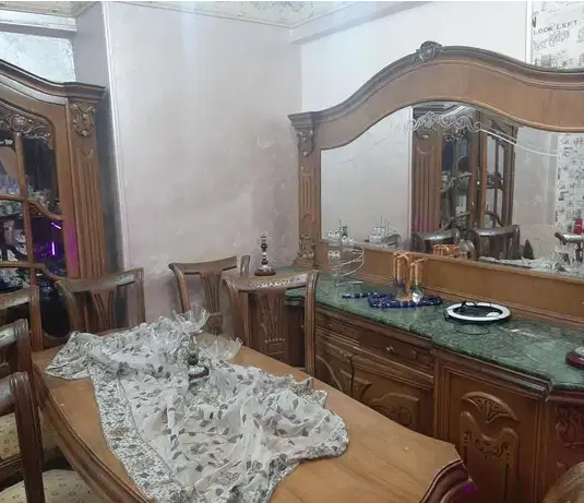 غرفه سفره زان
فوق الممتاز دمياطى سفره زان ٨كراسي بوفيه نيش بنى غامق