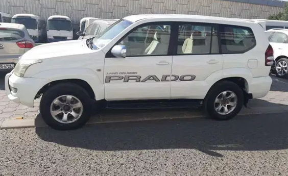 سنتافي 2016-  Prado 2006 V6 White color...